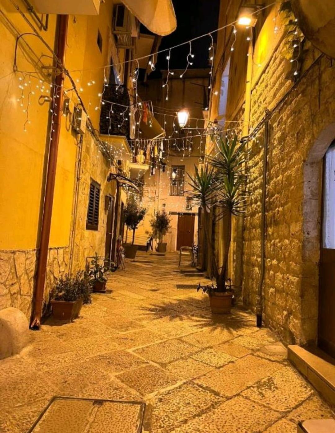 Palazzo In Corte - Nel Cuore Di Бари Екстериор снимка